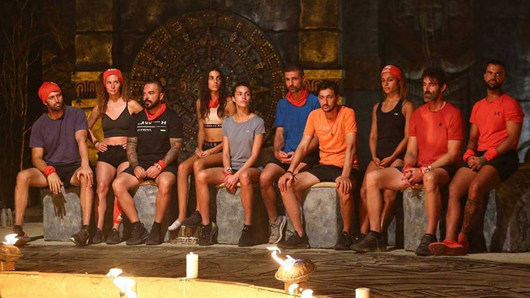 Survivor: Ένας έρωτας γεννιέται μεταξύ παικτών της ομάδας των «Διασήμων»